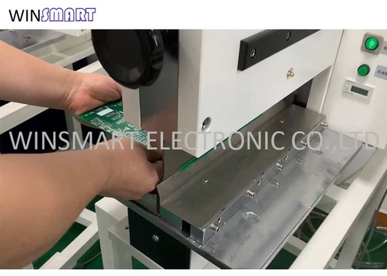 주문을 받아서 만들어지는 3mm 간격 잎 단두대 PCB 절단기 PCB CNC 기계