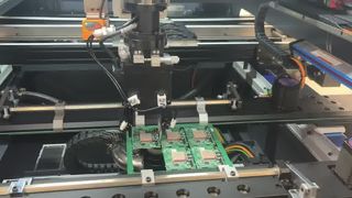 쟁반 PCB 축융기에서 PCBA 내리기를 가진 인라인 PCB Depaneling 대패 기계